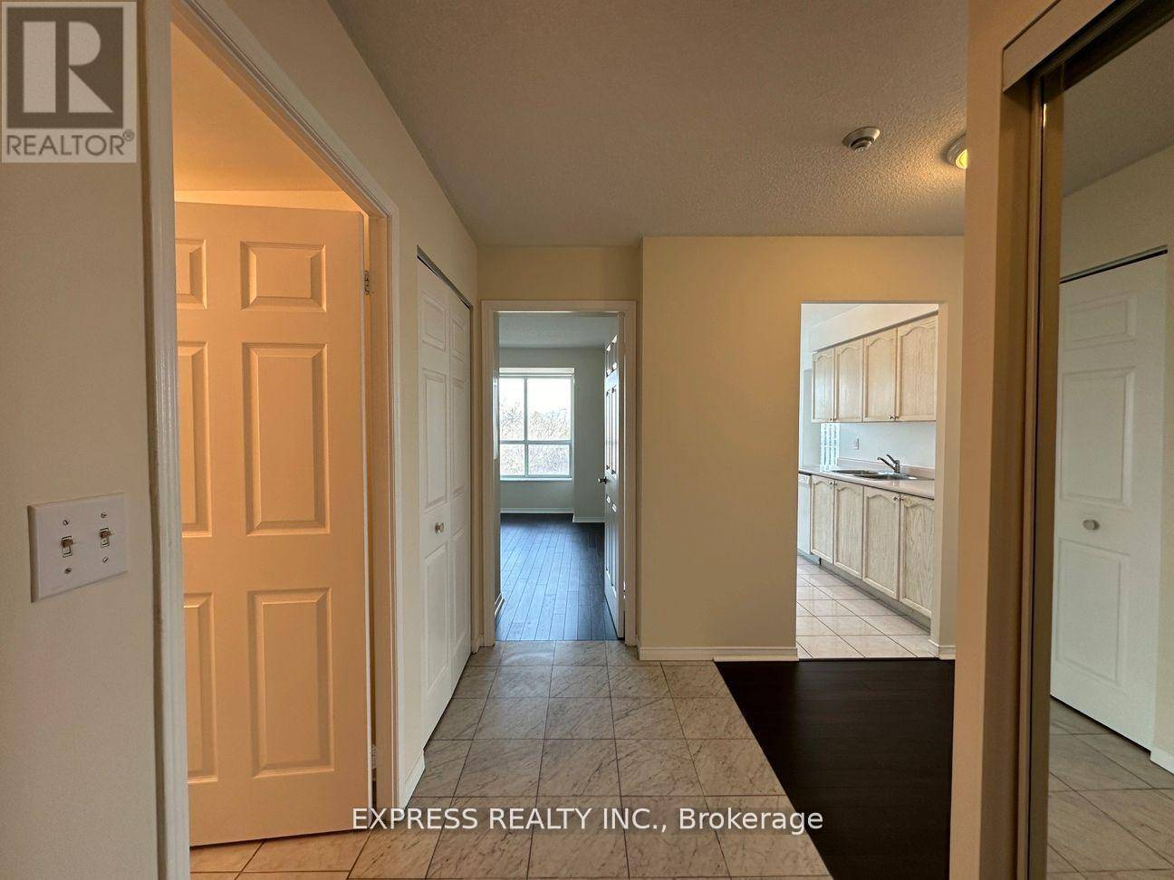 Toronto (newtonbrook East), ON M2M4L6,39 Pemberton AVE #513