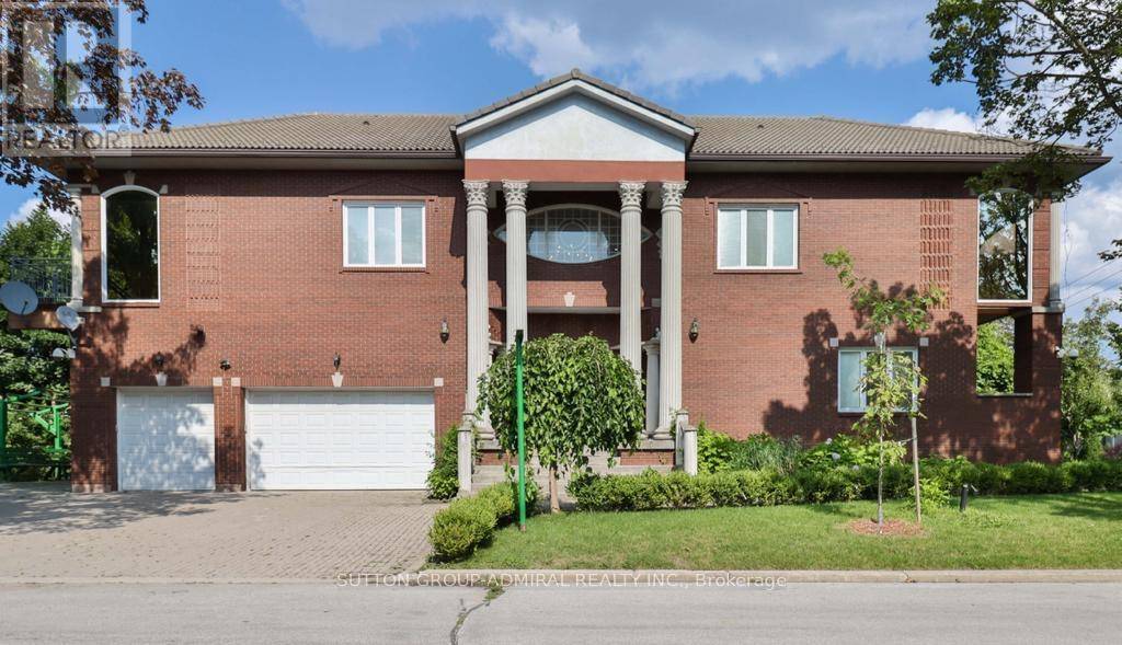 Toronto (newtonbrook West), ON M2M1L4,116 GOULDING AVENUE