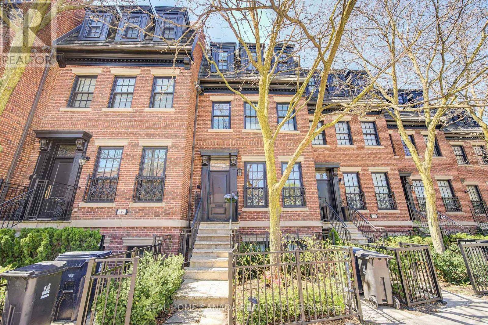Toronto (annex), ON M5R1H8,121 DAVENPORT ROAD