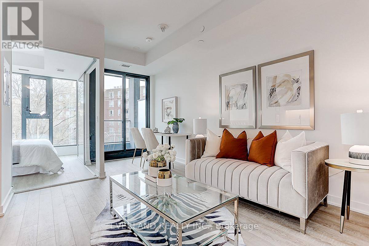 Toronto (lawrence Park North), ON M5M1B1,250 Lawrence AVE West #413