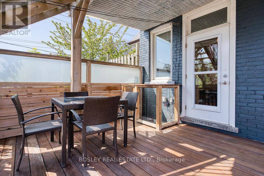 Toronto (little Portugal), ON M6J3L3,159A GLADSTONE AVENUE