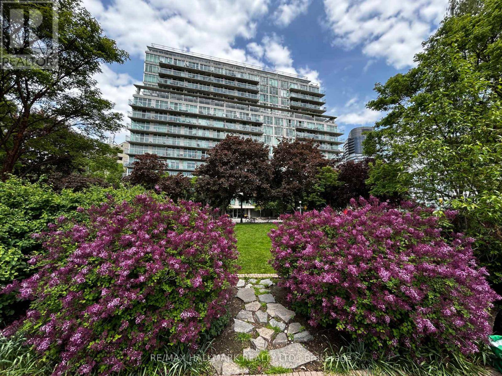 Toronto (niagara), ON M5V3N2,650 Queens Quay West #509