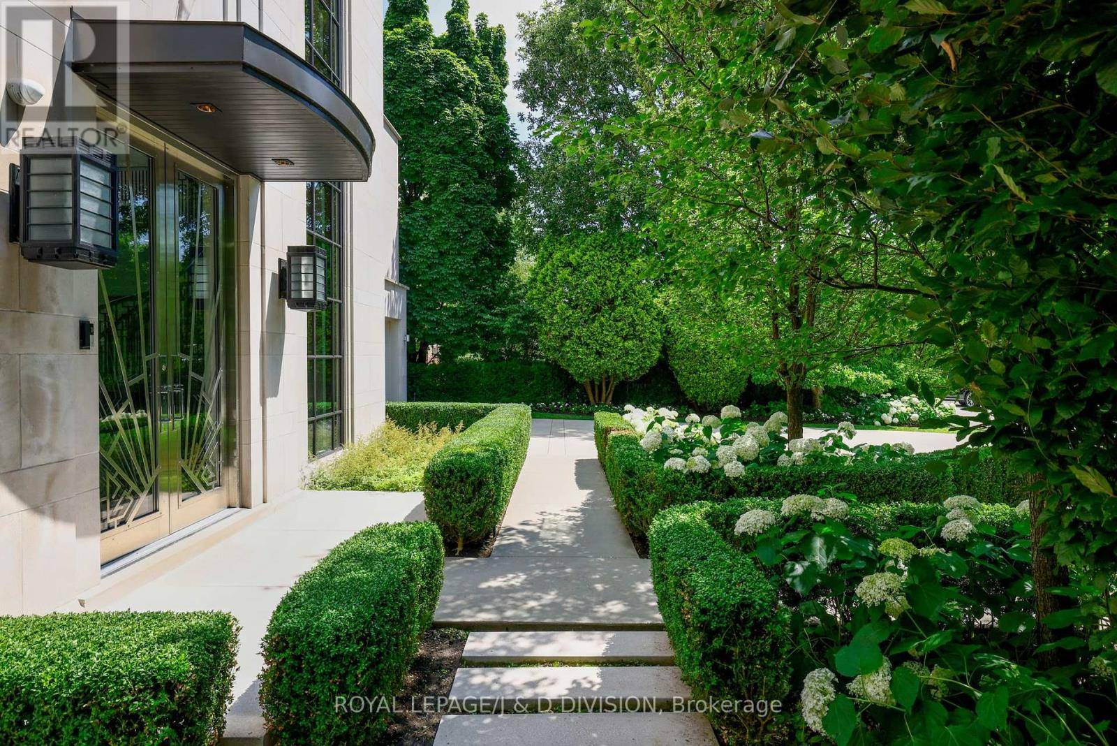 Toronto (bridle Path-sunnybrook-york Mills), ON M4N2E8,20 FOREST GLEN CRESCENT