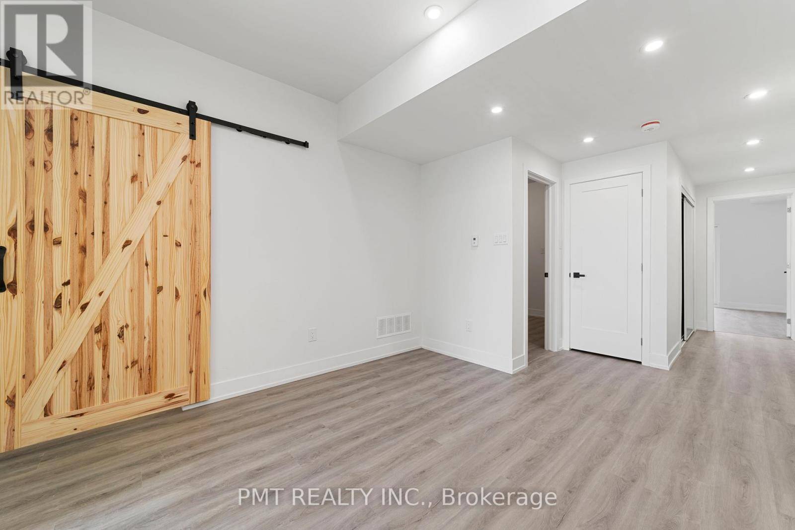Toronto (wychwood), ON M6H2V3,531 Delaware AVE North #2FM