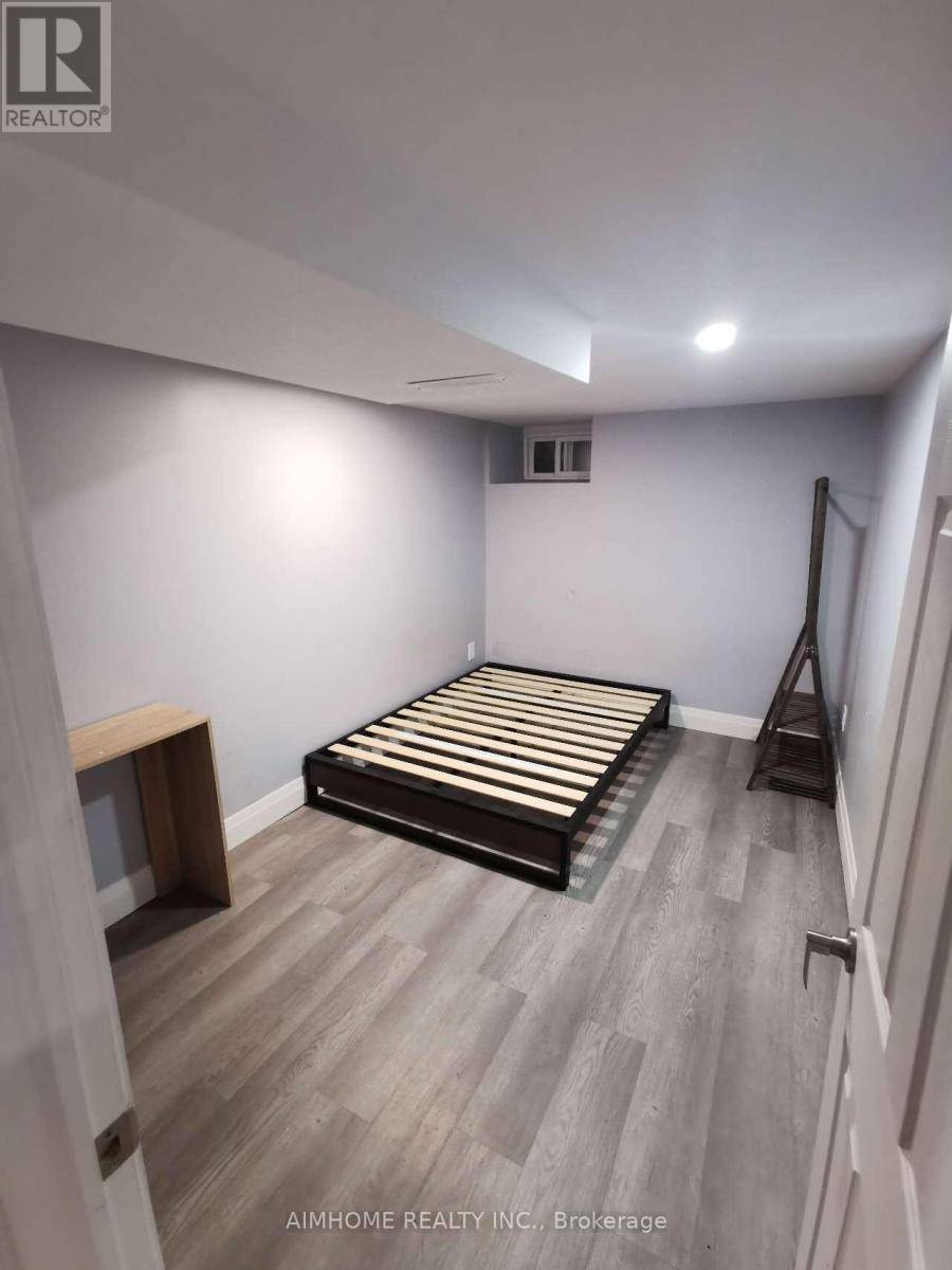 Toronto (trinity-bellwoods), ON M6J1L2,BASEMENT APT - 44 ROBINSON STREET