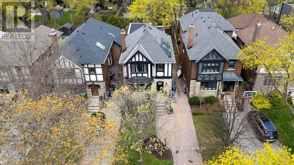 Toronto (forest Hill North), ON M5N1M4,516 ST CLEMENTS AVENUE