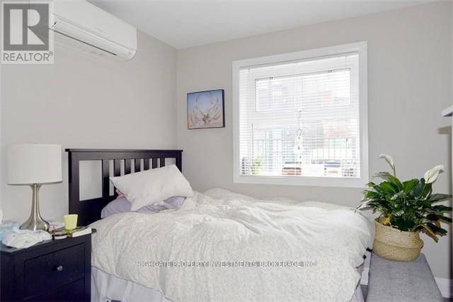 Toronto (university), ON M5S2H7,84 Harbord ST #2