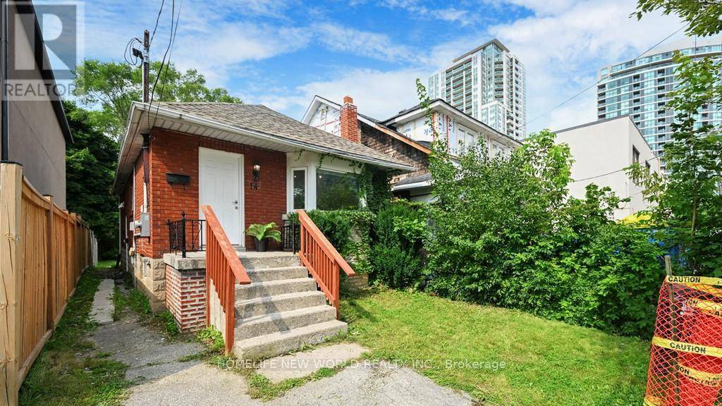 Toronto (lansing-westgate), ON M2N1B6,14 FRANKLIN AVENUE