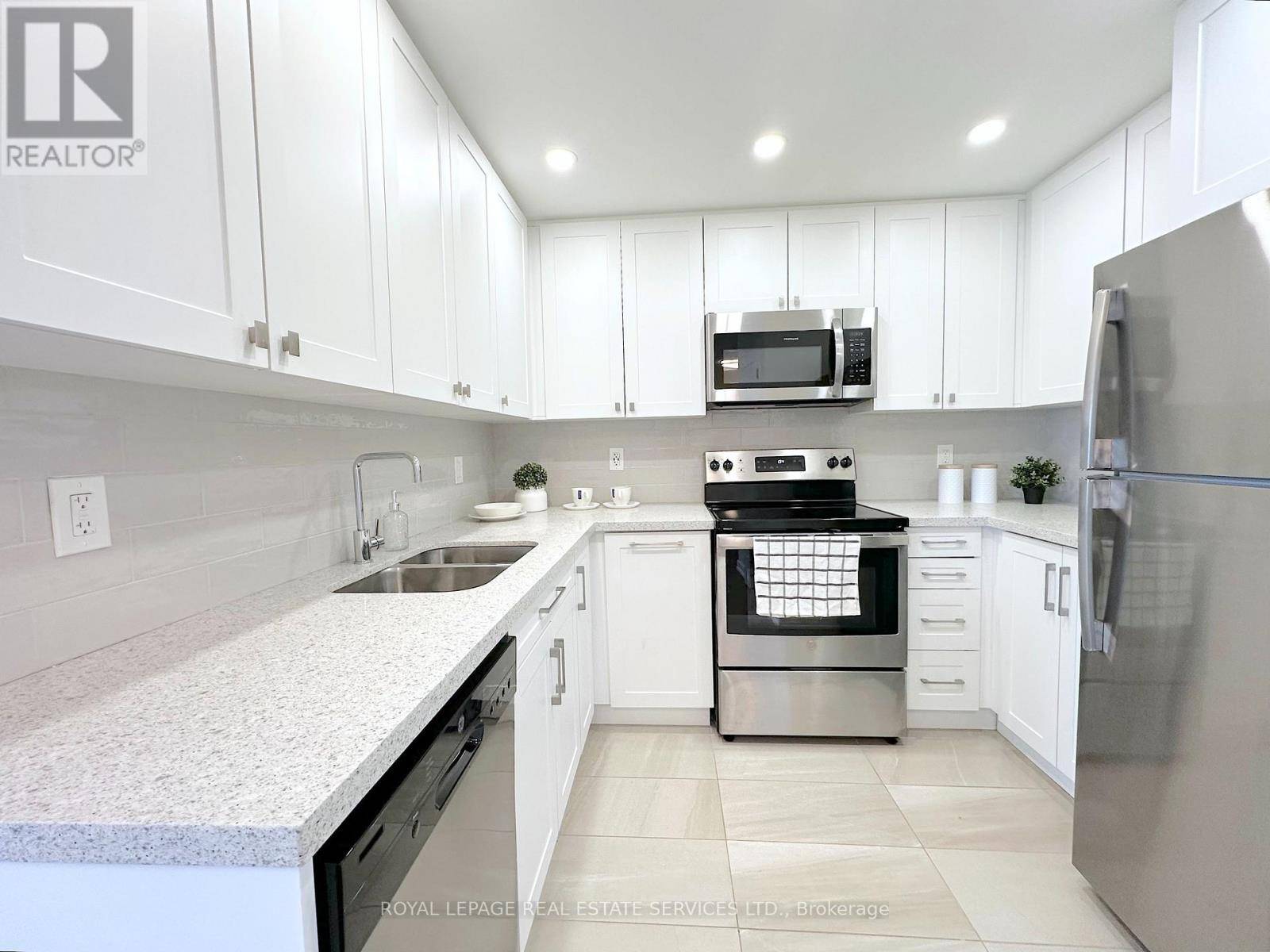 Toronto (parkwoods-donalda), ON M3A3R9,17 Brookbanks DR #703