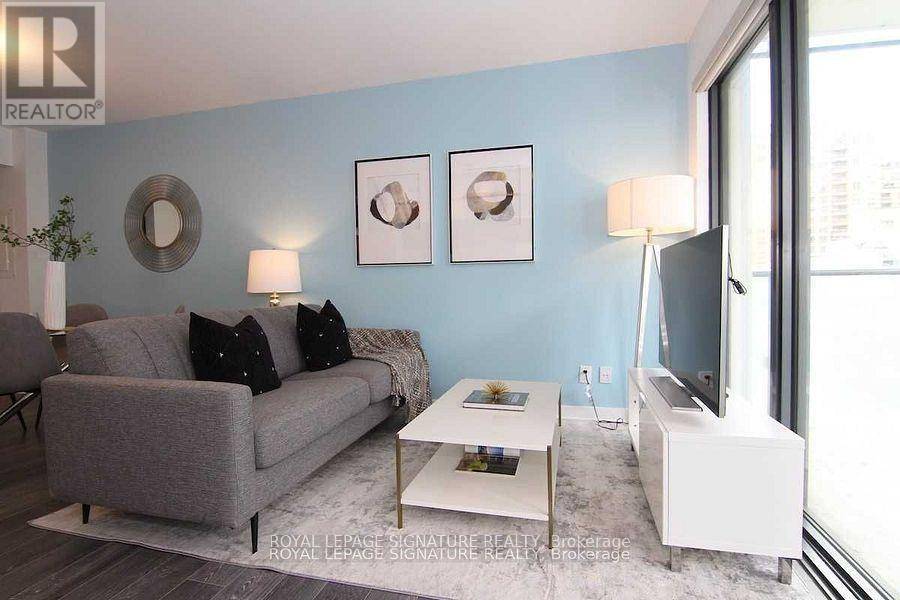 Toronto (mount Pleasant West), ON M4P0C6,185 Roehampton AVE #303