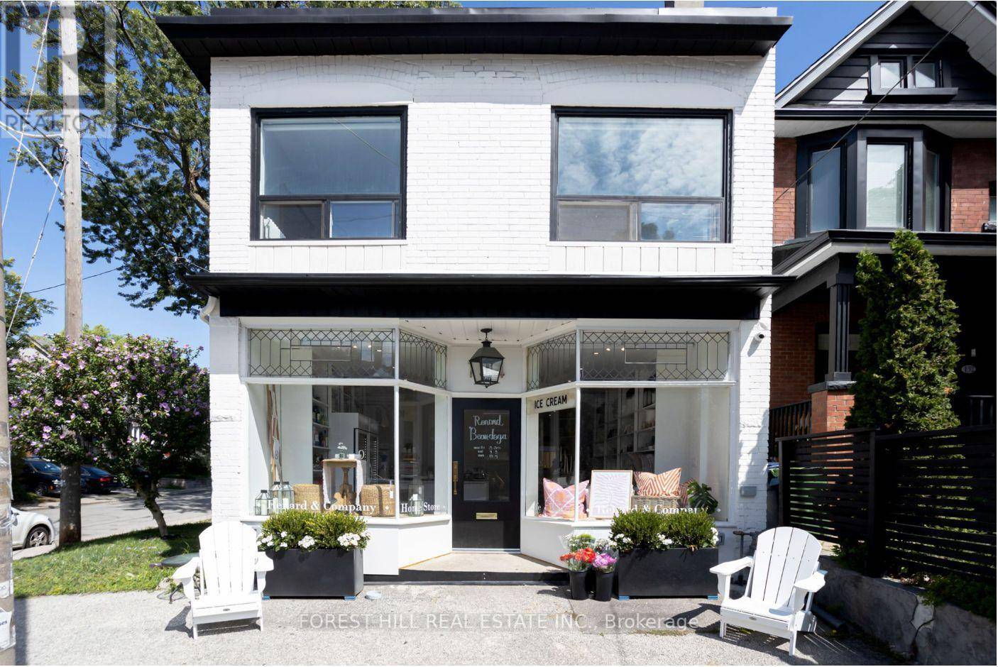 Toronto (wychwood), ON M6G2G5,134 TYRREL AVENUE