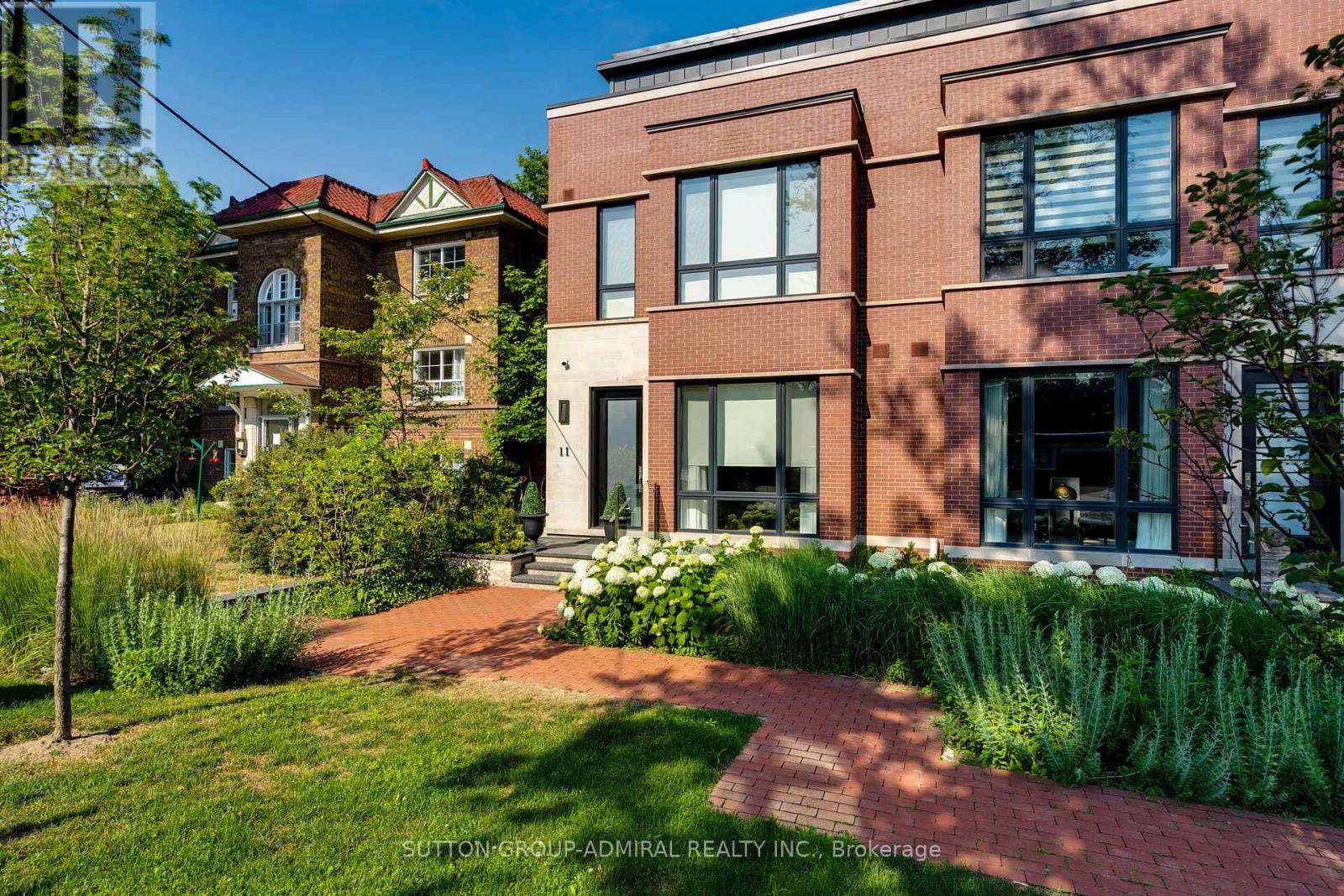 Toronto (mount Pleasant West), ON M4S0B4,11 THURLOE AVENUE