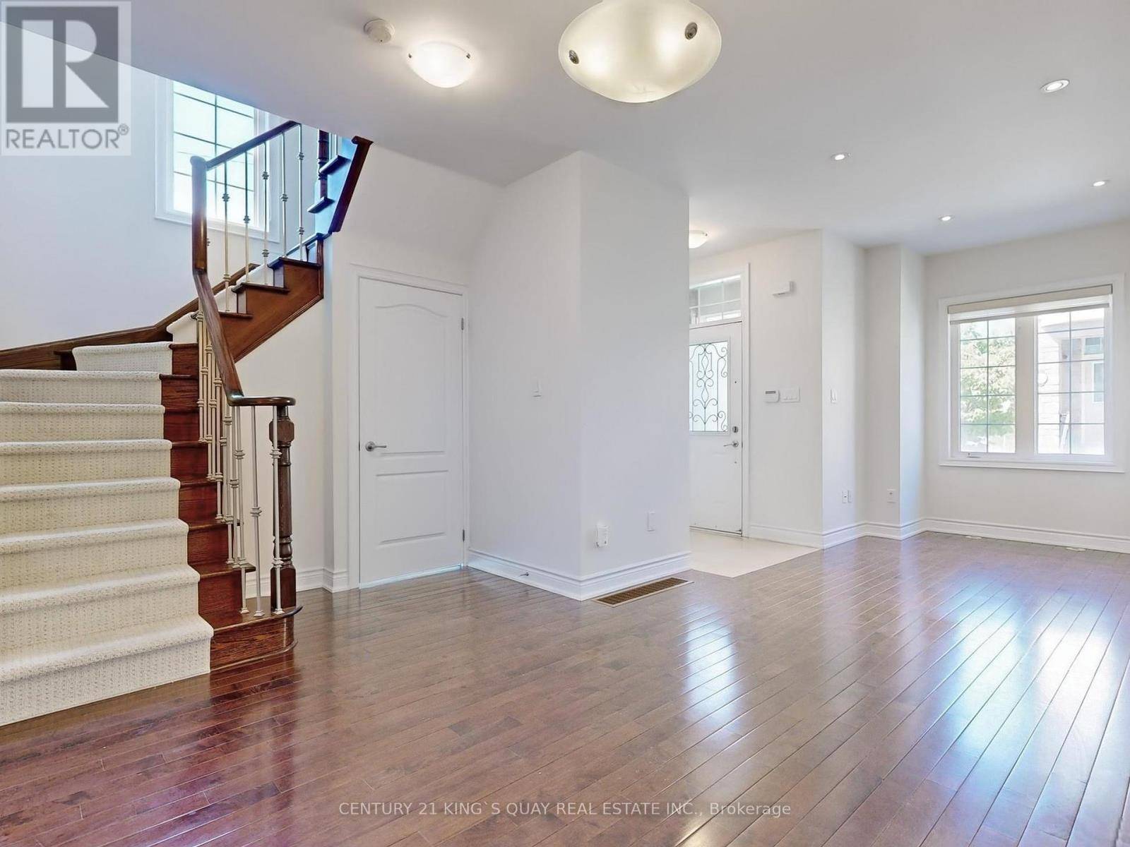 Toronto (willowdale West), ON M2R3Y5,21 FLOOK LANE