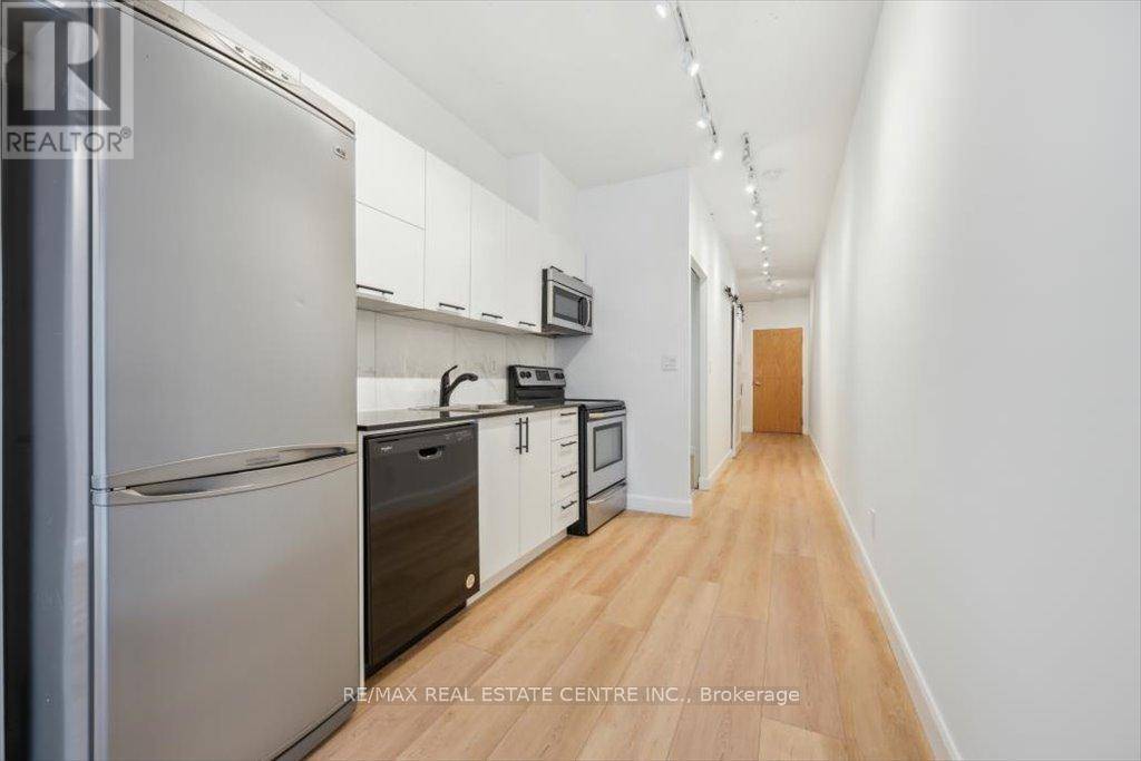 Toronto (little Portugal), ON M6J3S8,150 Sudbury ST #1407