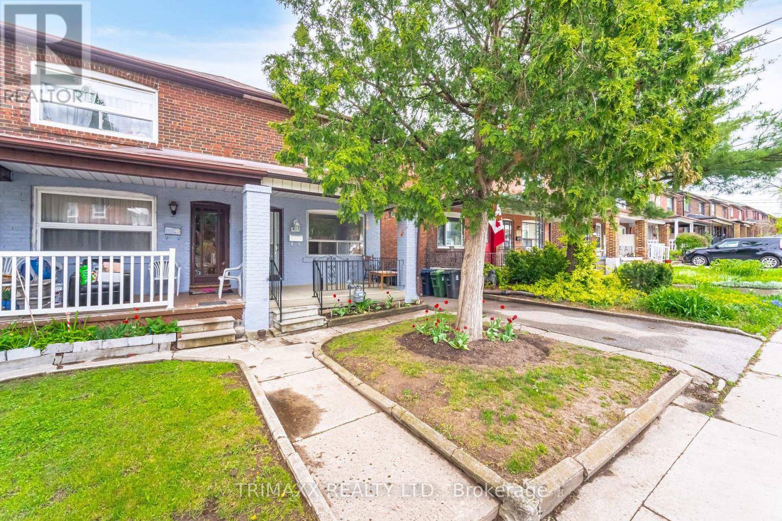 Toronto (oakwood Village), ON M6C3P8,327 ATLAS AVENUE