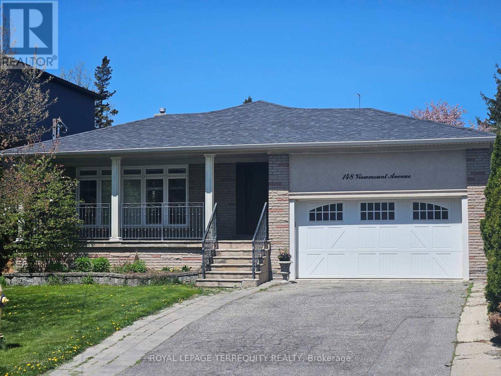 Toronto (englemount-lawrence), ON M6B1T7,148 VIEWMOUNT AVENUE