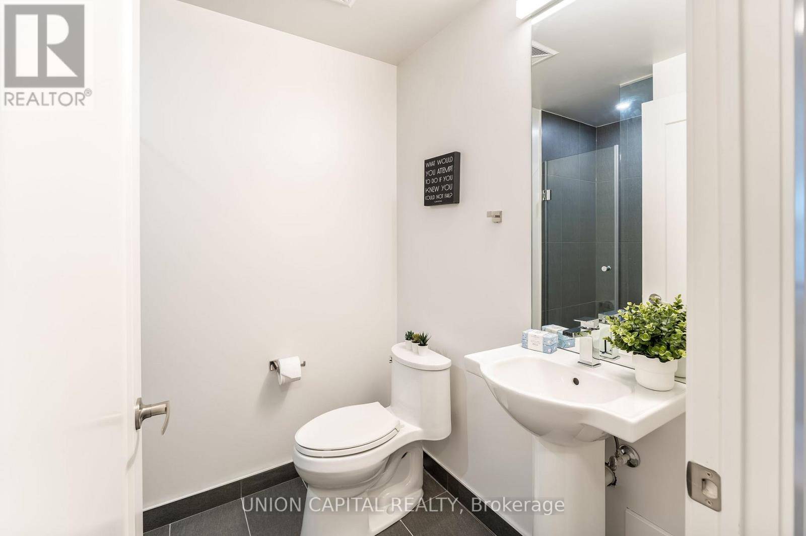 Toronto (waterfront Communities), ON M5A0X6,70 Princess ST #2410