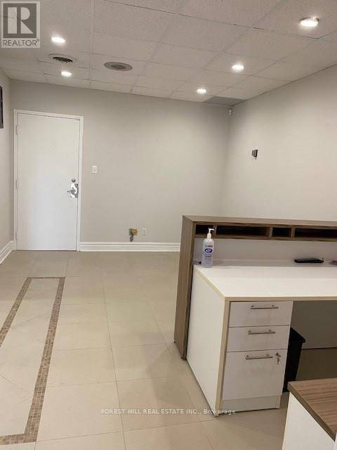 Toronto (henry Farm), ON M2K2W1,1100 Sheppard AVE East #212