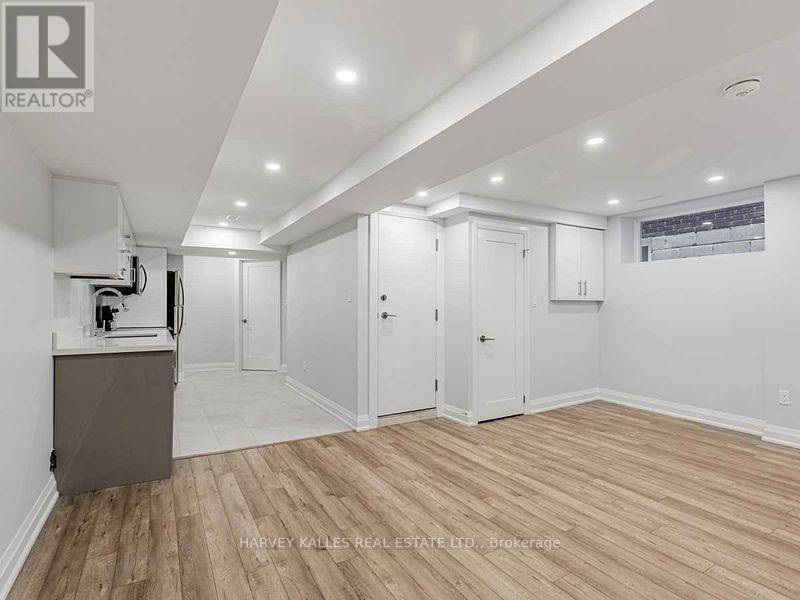 Toronto (yonge-eglinton), ON M5P2K9,987 Avenue RD #Lower