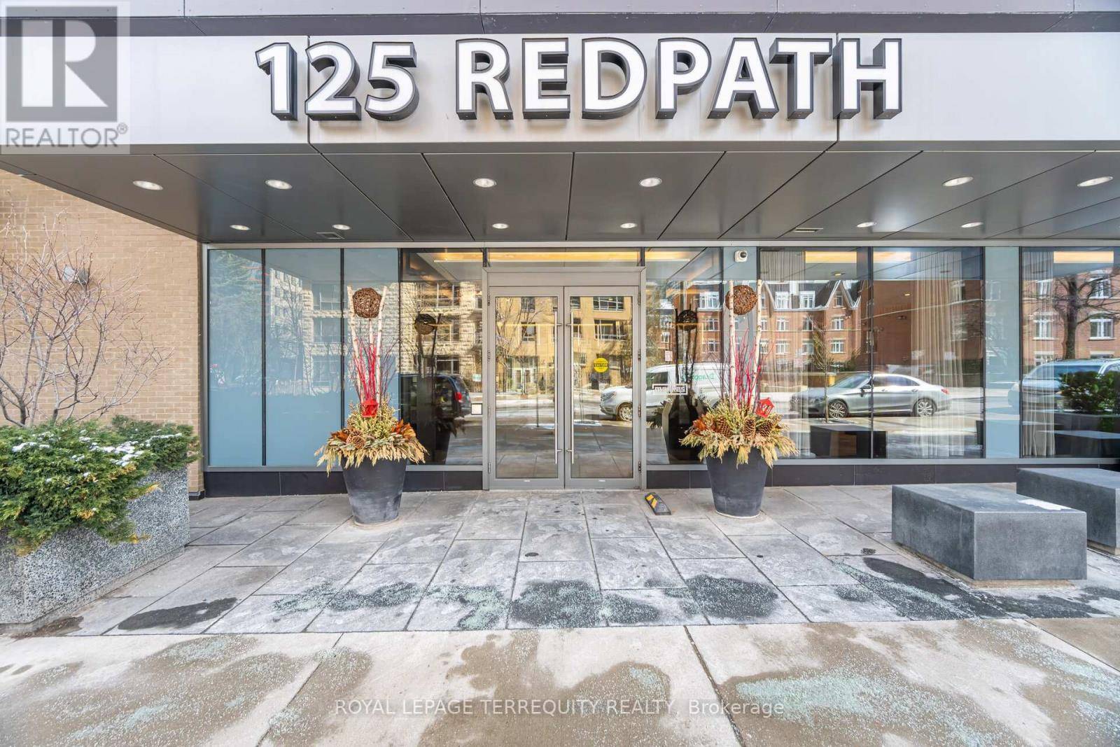 Toronto (mount Pleasant West), ON M4S0B5,125 Redpath AVE #405