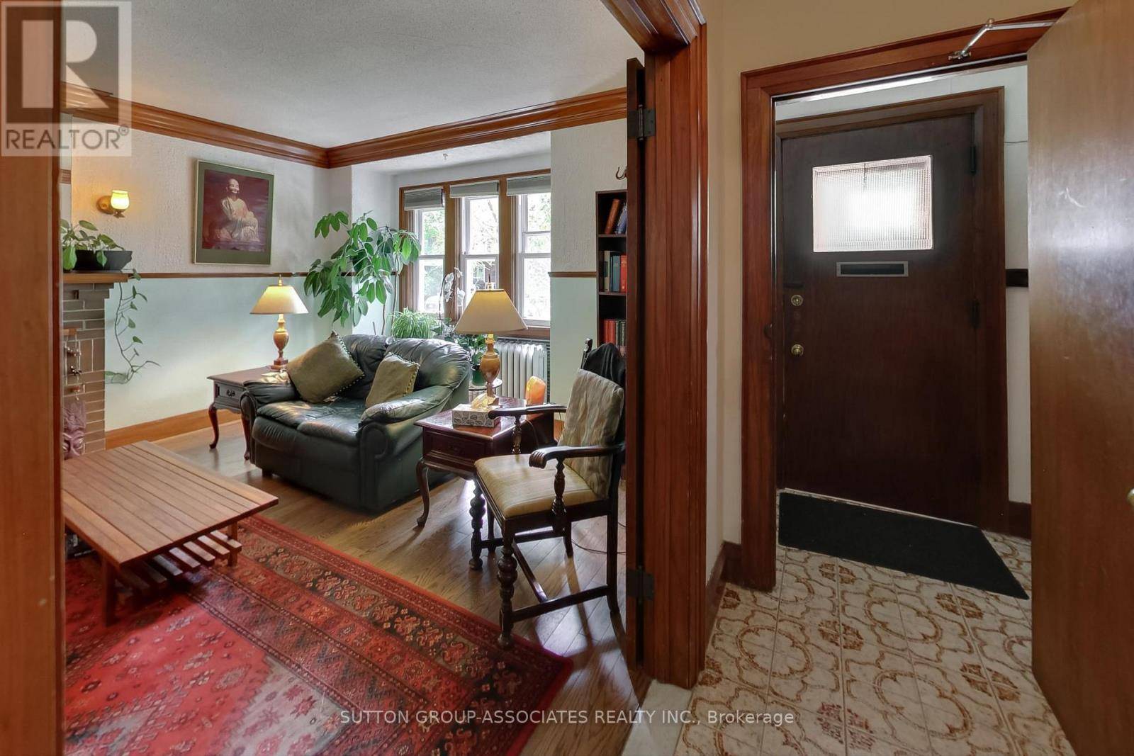 Toronto (oakwood Village), ON M6C3Y5,47 ROBINA AVENUE