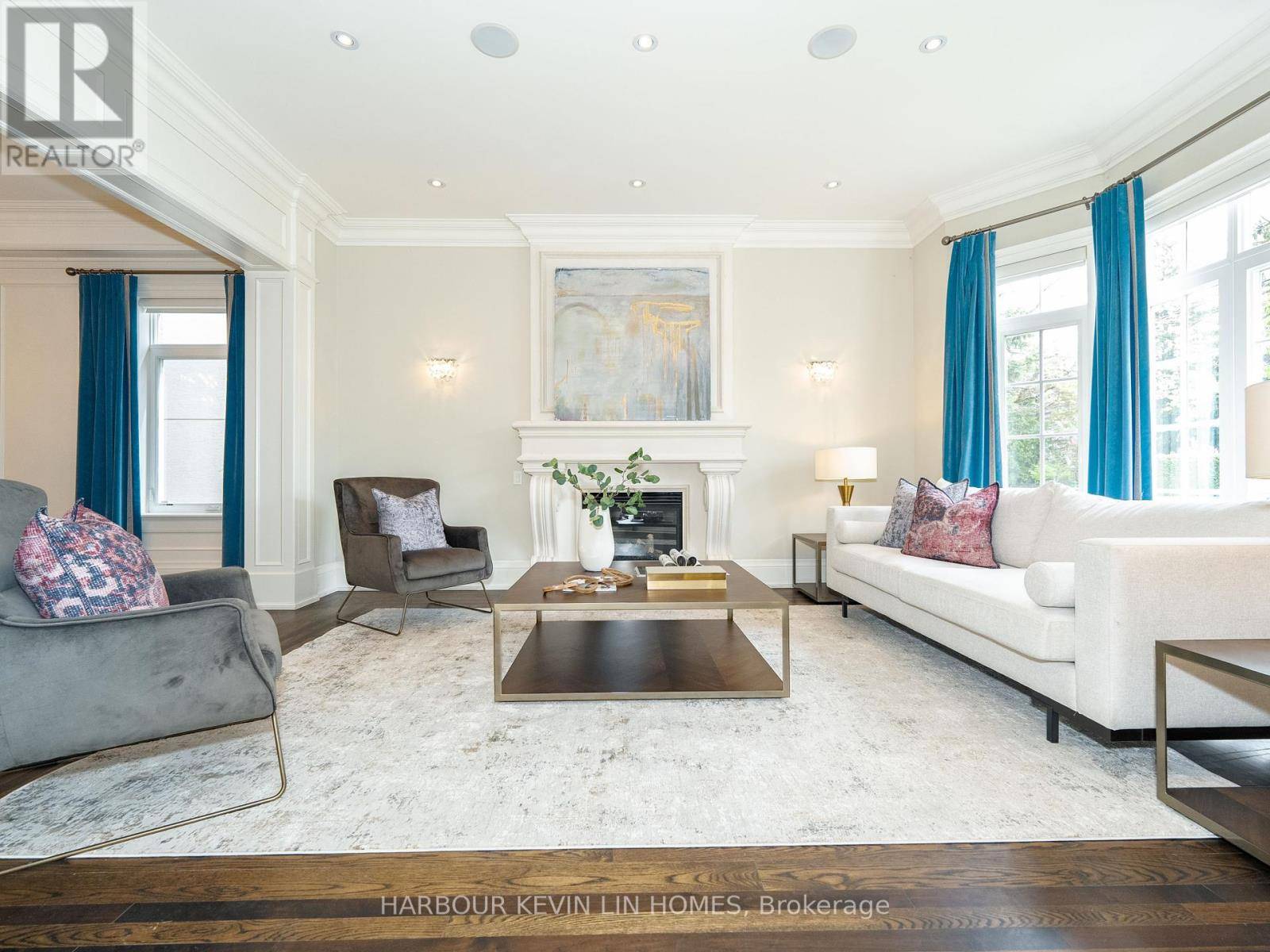 Toronto (willowdale East), ON M2N3M4,172 ELMWOOD AVENUE