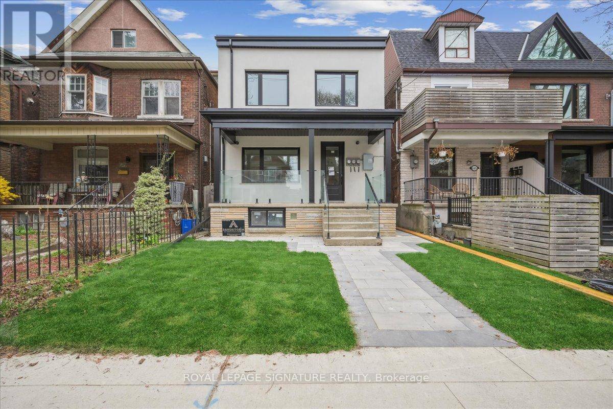 Toronto (palmerston-little Italy), ON M6G3L8,647 Shaw ST #Upper