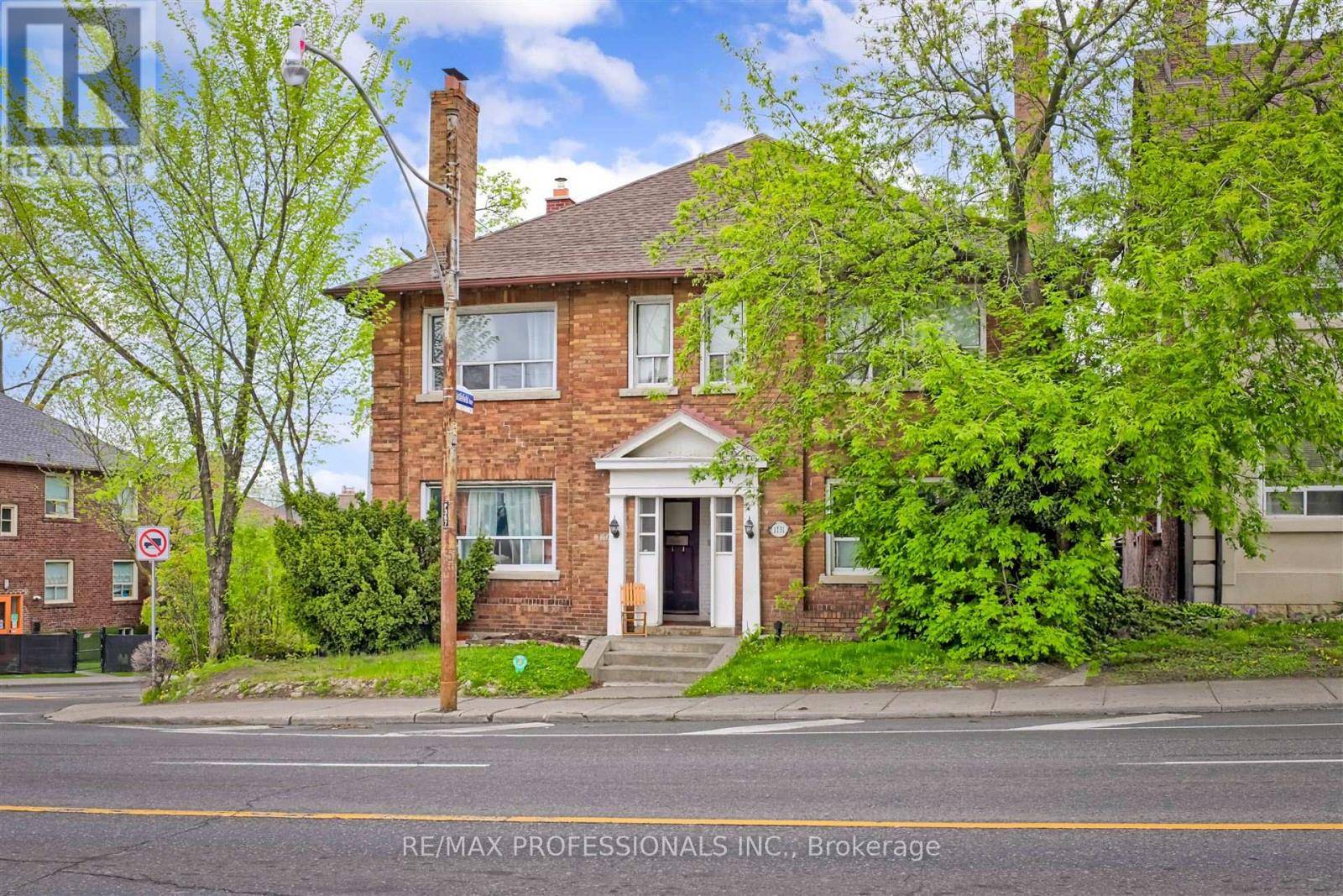Toronto (lawrence Park South), ON M5N2E5,1131 & 1131A AVENUE ROAD