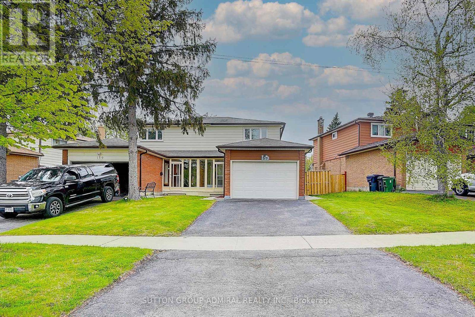 Toronto (don Valley Village), ON M2J2W9,157 ANGUS DRIVE