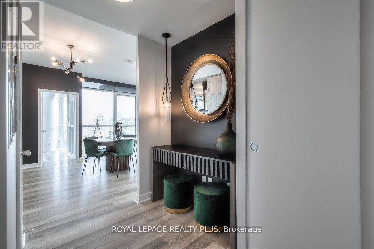 Toronto (waterfront Communities), ON M5V1P6,290 Adelaide ST West #2005