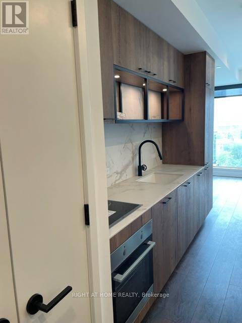 Toronto (waterfront Communities), ON M5V0P4,505 Richmond ST #734