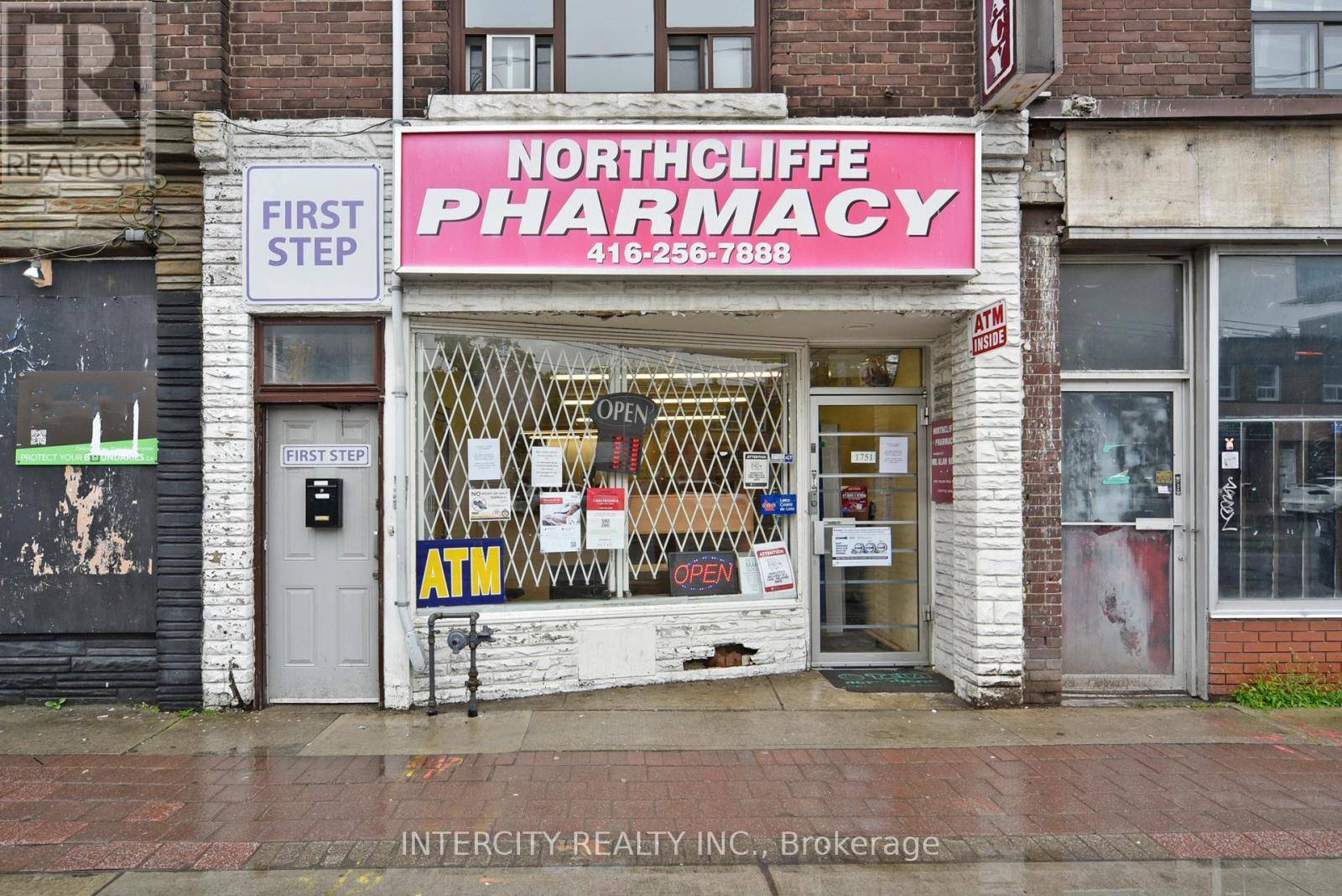 Toronto (oakwood Village), ON M6E2H7,1747 - 1757 EGLINTON AVENUE W