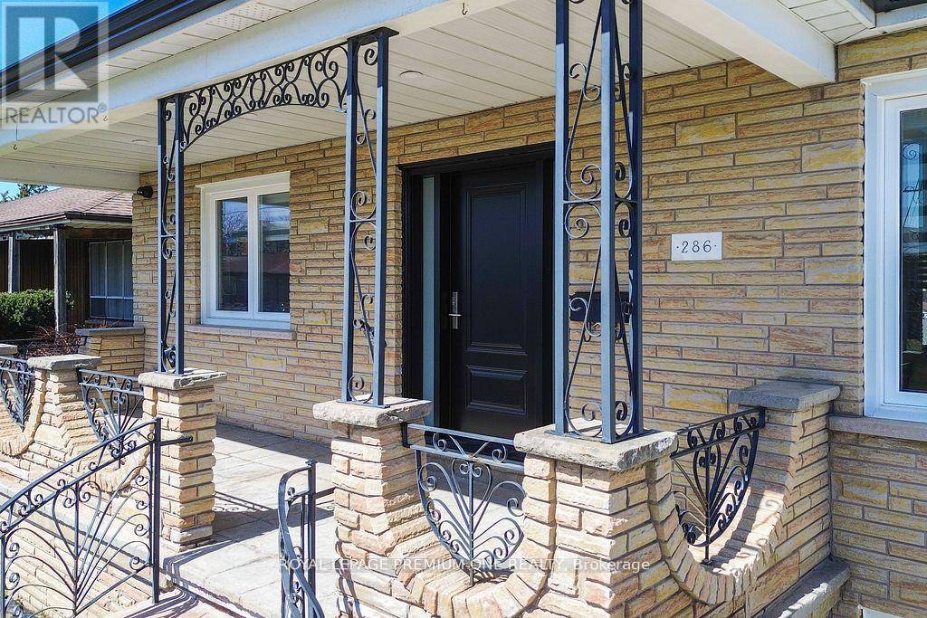 Toronto (bathurst Manor), ON M3H3Z8,286 WATERLOO AVENUE