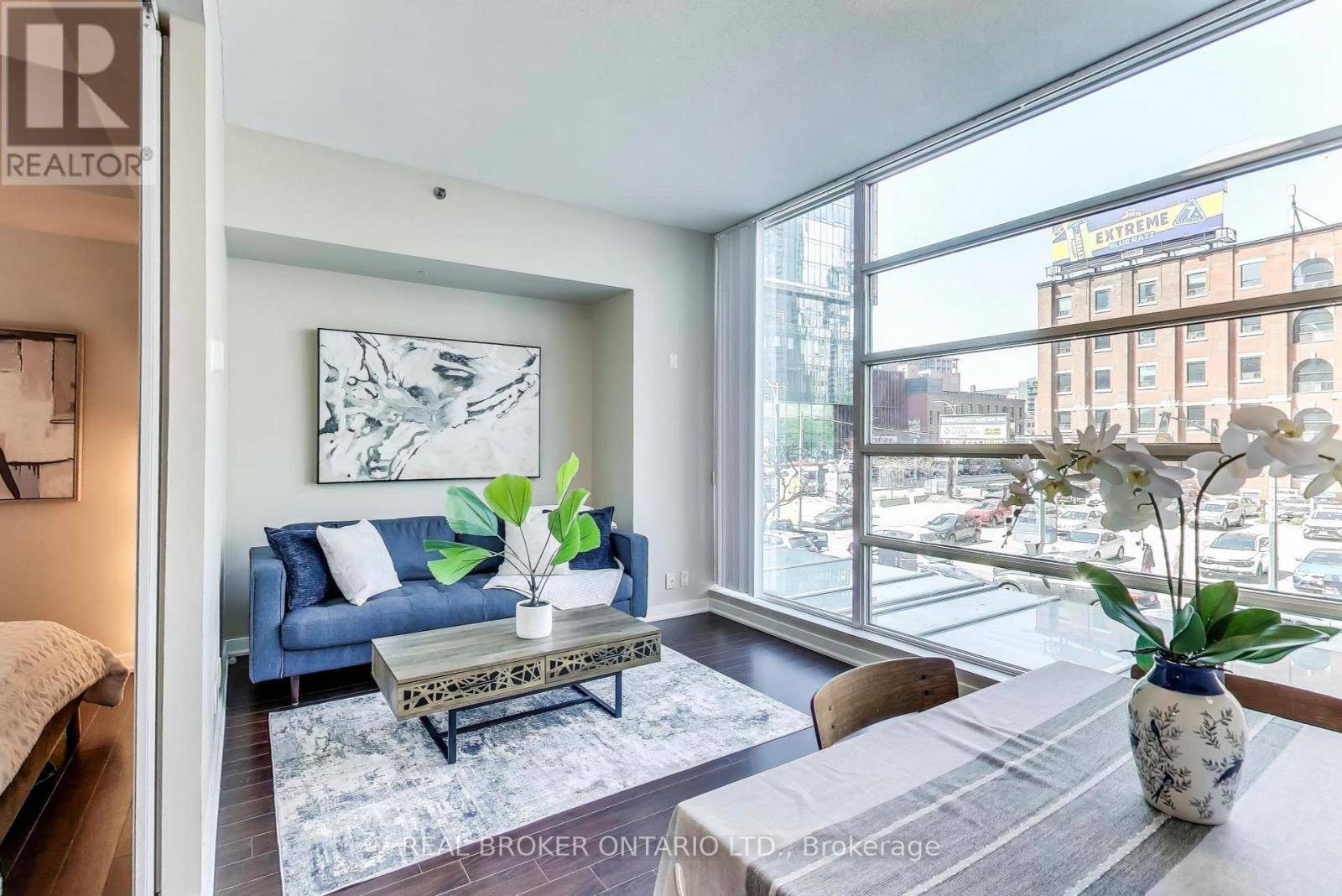 Toronto (waterfront Communities), ON M5V3S1,397 Front ST West #210
