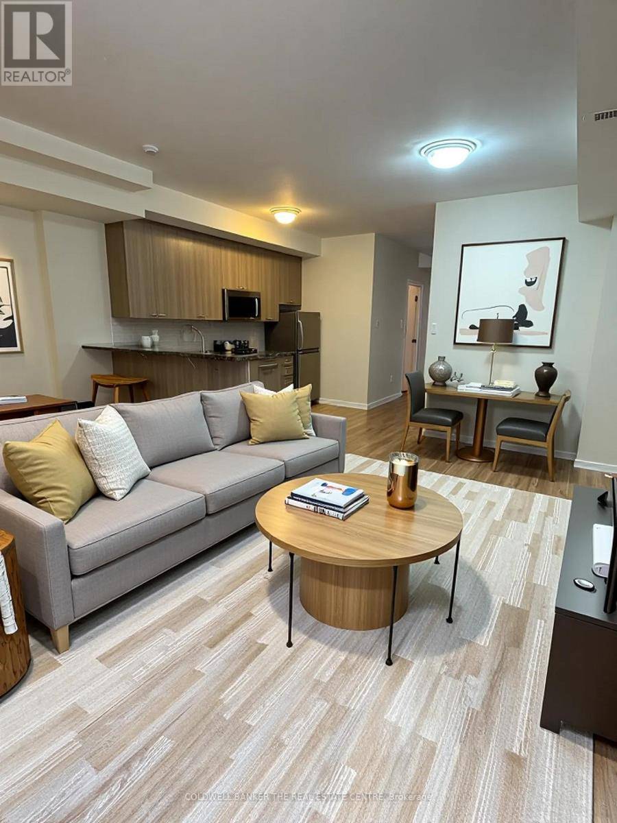 Toronto (westminster-branson), ON M2R0A5,19 Coneflower CRES #120