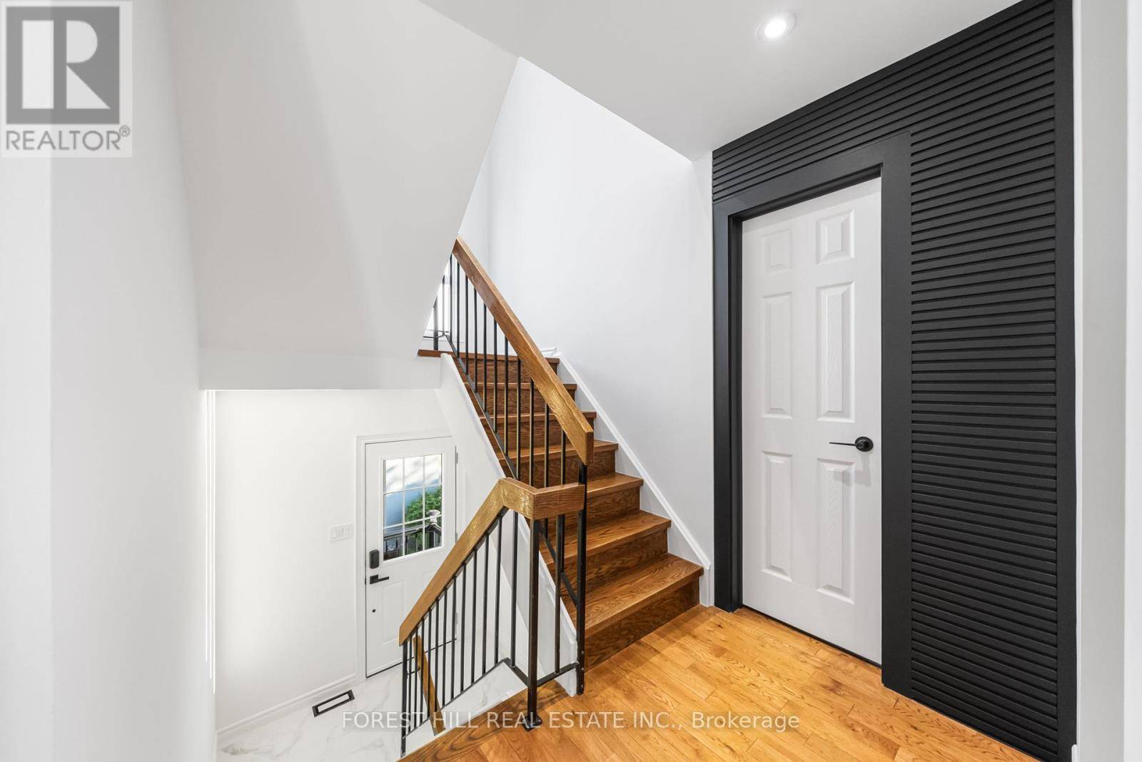 Toronto (don Valley Village), ON M2J4R5,73 CHERYL SHEP WAY