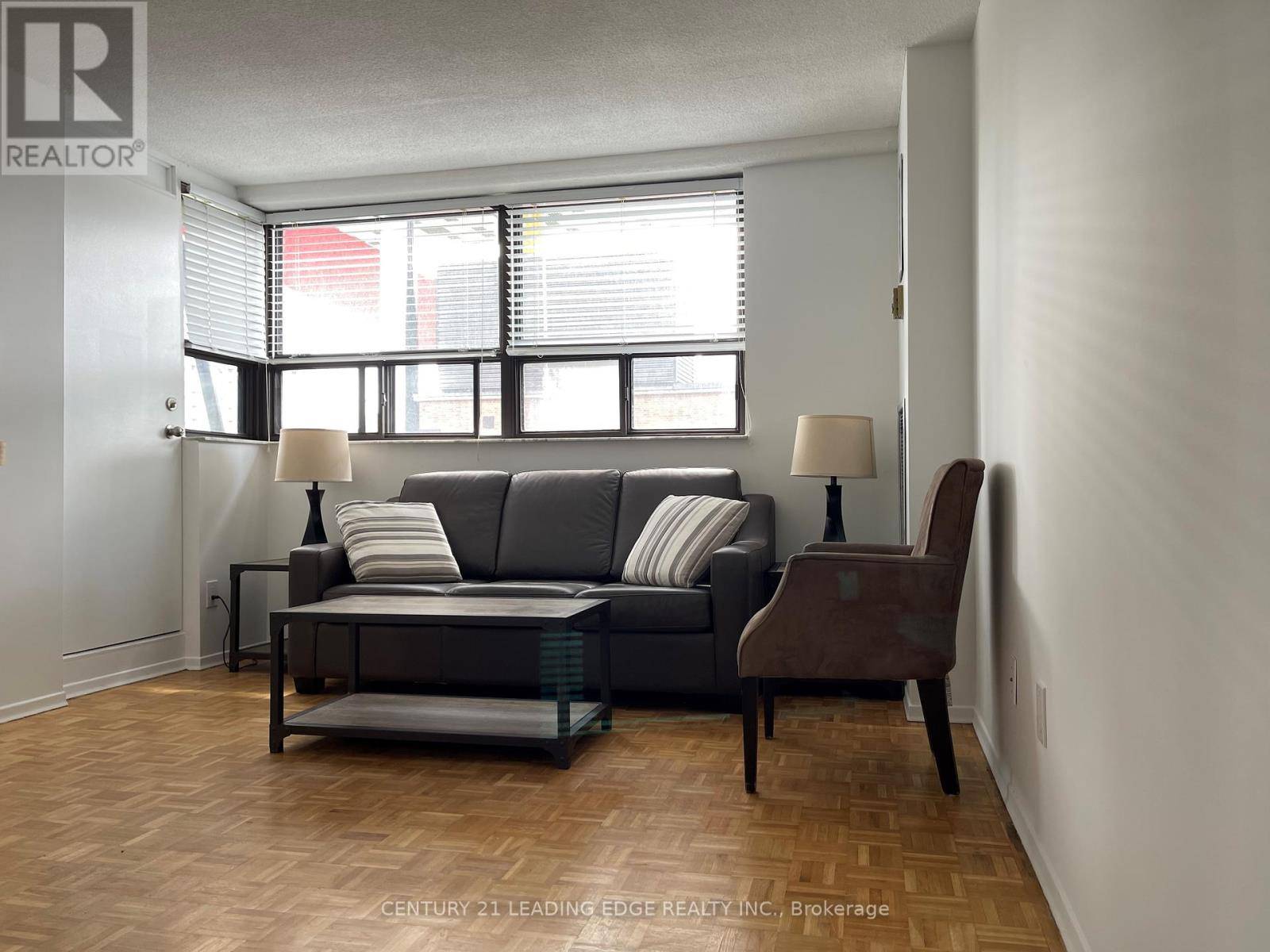 Toronto (kensington-chinatown), ON M5T2X3,89 Mccaul ST #413