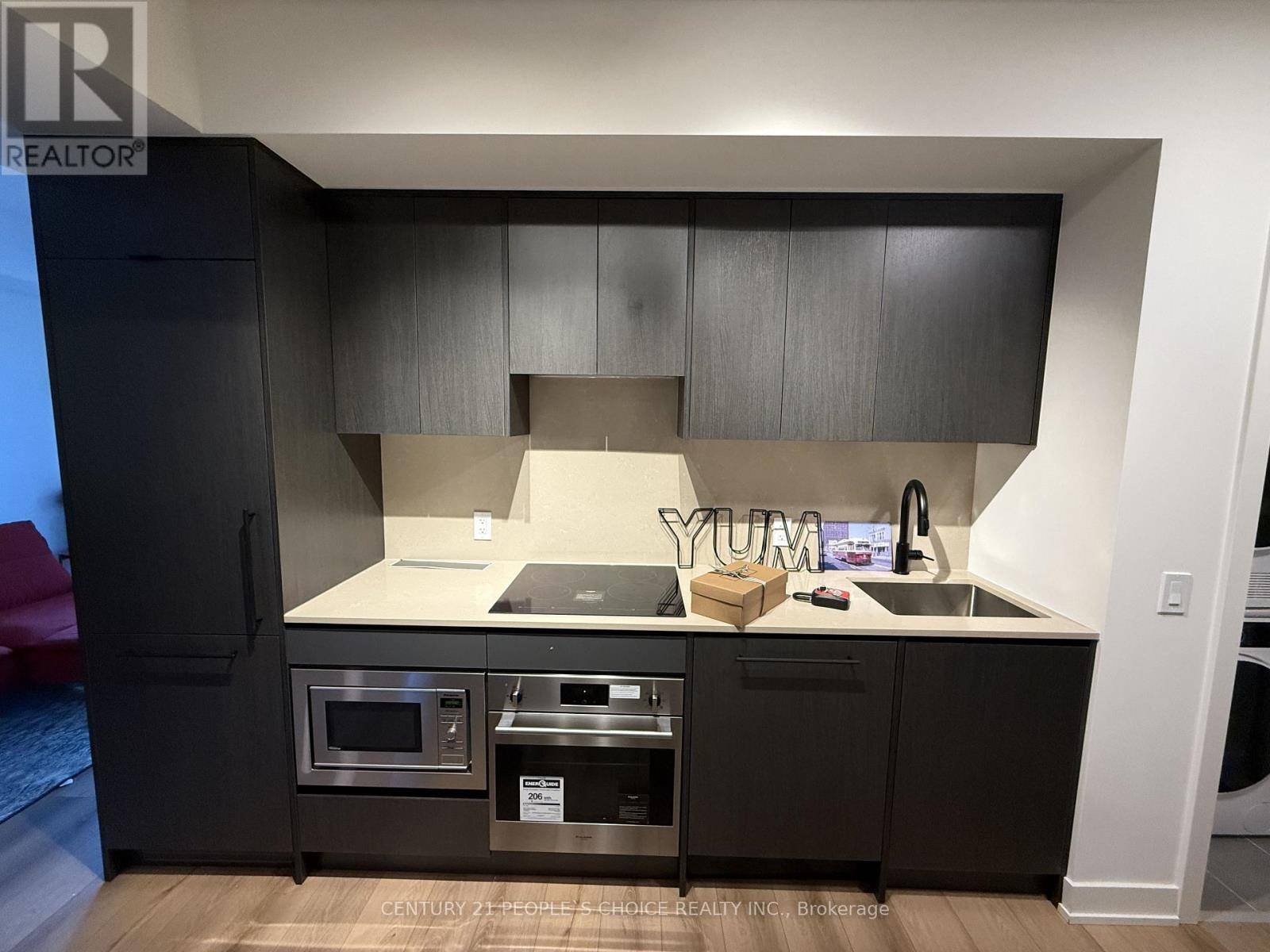 Toronto (trinity-bellwoods), ON M6J0H3,5 Lakeview AVE #201