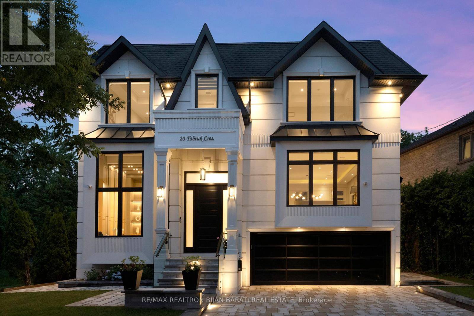 Toronto (newtonbrook East), ON M2M3B4,20 TOBRUK CRESCENT