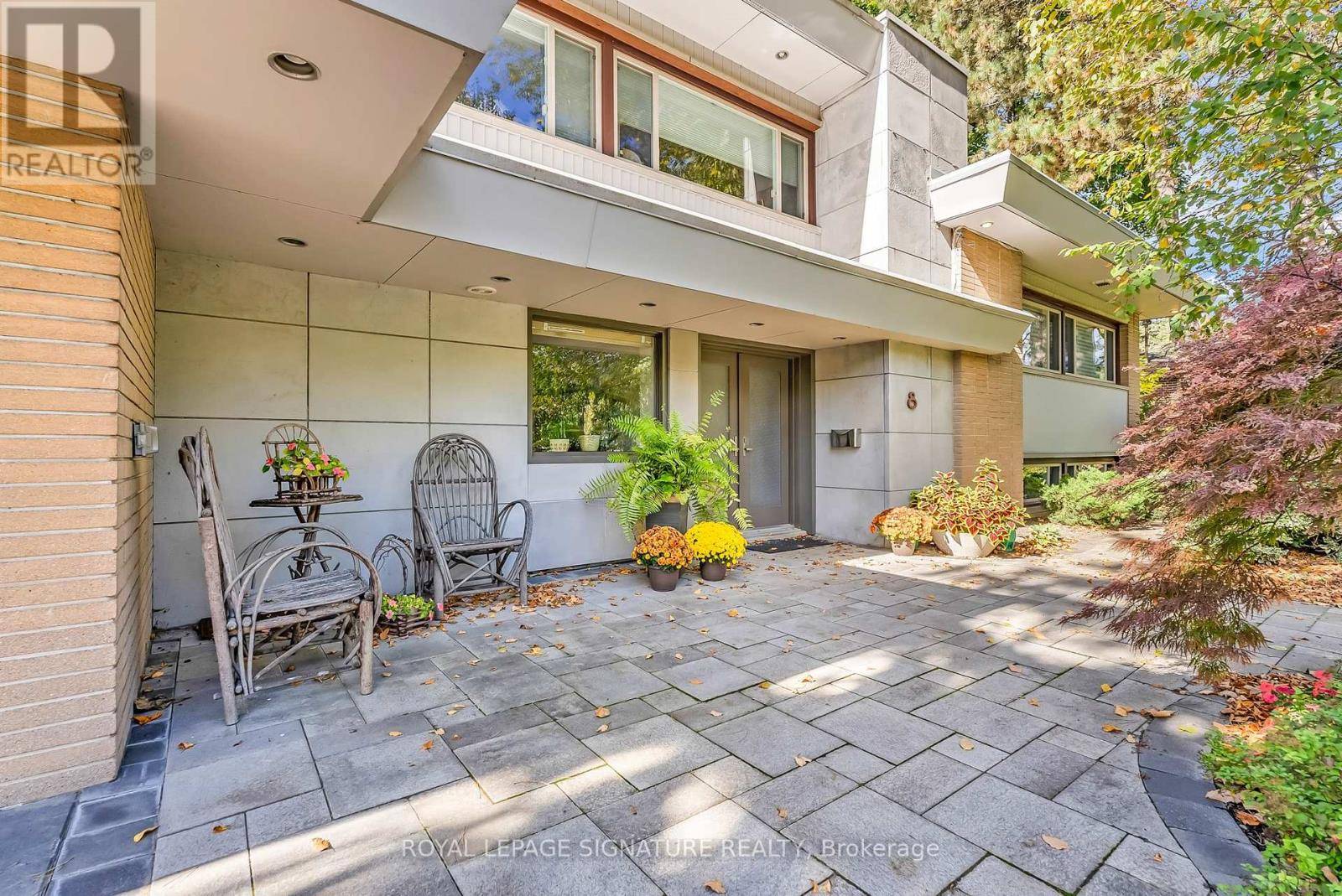 Toronto (parkwoods-donalda), ON M3A3H1,8 SILVERDALE CRESCENT