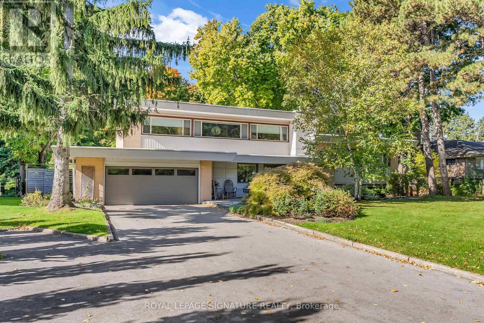 Toronto (parkwoods-donalda), ON M3A3H1,8 SILVERDALE CRESCENT