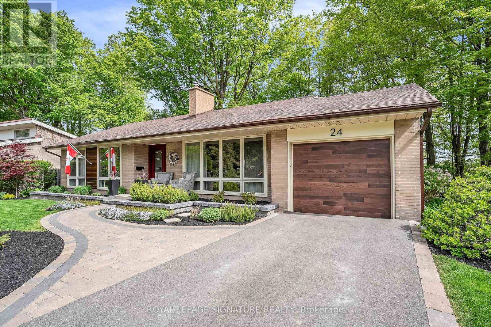 Toronto (banbury-don Mills), ON M3C1N8,24 DEEPWOOD CRESCENT