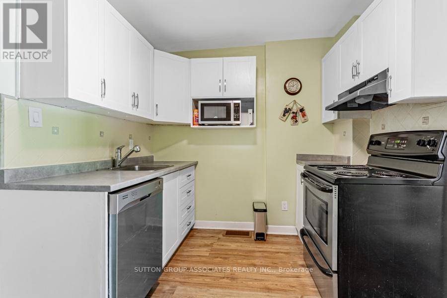 Toronto (oakwood Village), ON M6E3N7,534 A WESTMOUNT AVENUE