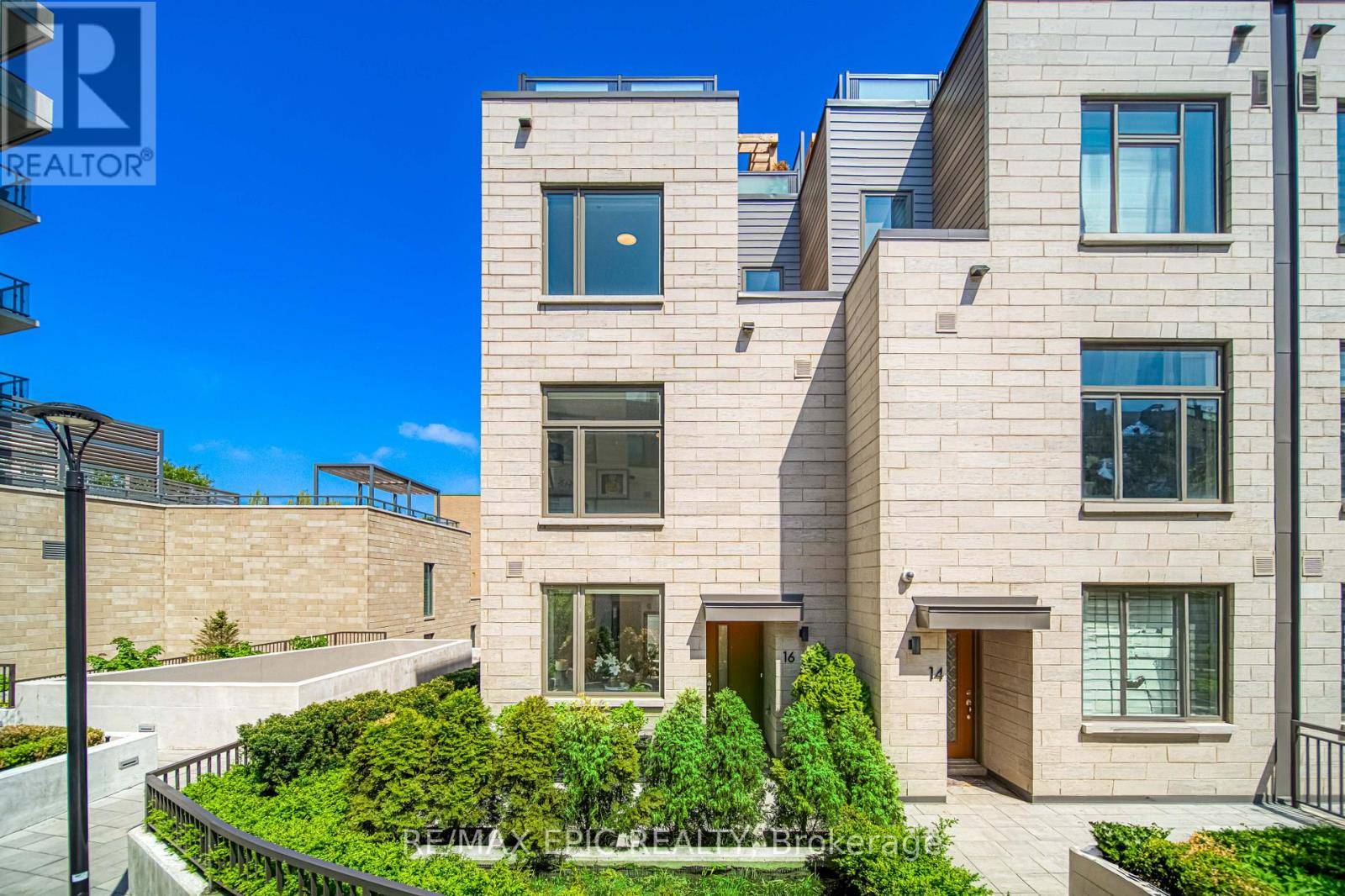 Toronto (annex), ON M5R0C1,165 Pears AVE #TH16