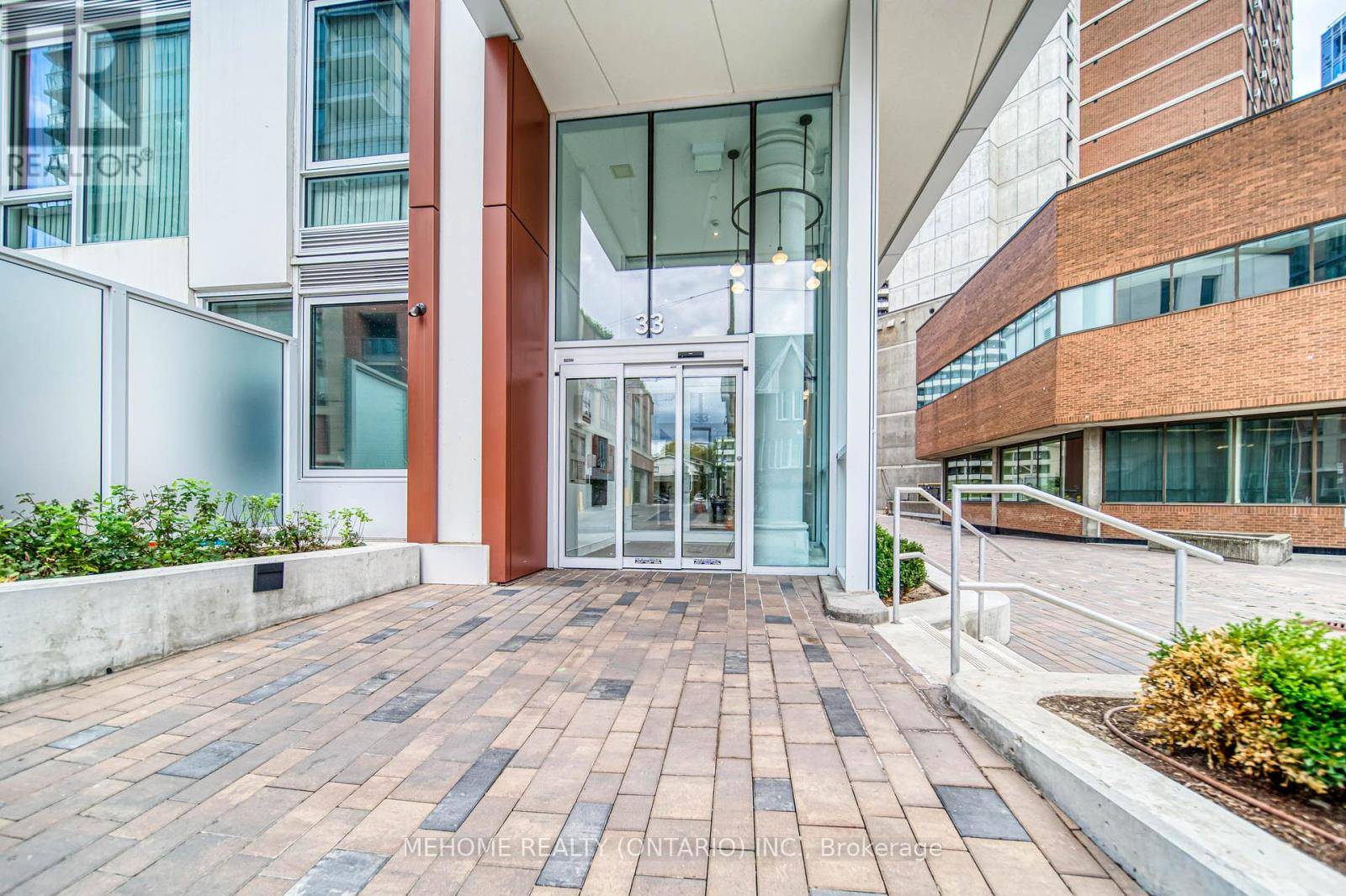 Toronto (yonge-eglinton), ON M4R0A4,33 Helendale AVE #1810