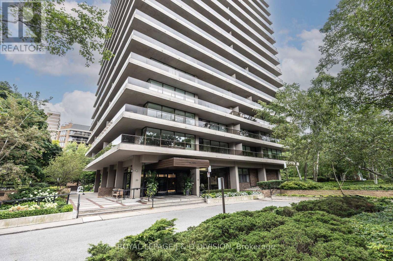 Toronto (rosedale-moore Park), ON M4T2B8,20 Avoca AVE #2004