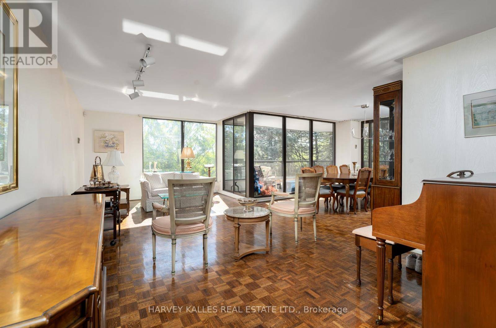 Toronto (bedford Park-nortown), ON M4N3N6,3900 Yonge ST #405