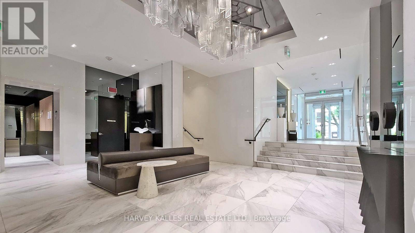 Toronto (forest Hill South), ON M4V0A3,6 Parkwood AVE #603