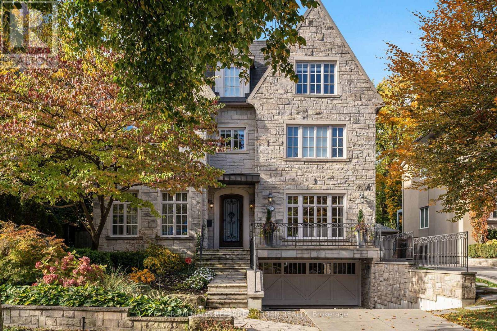 Toronto (casa Loma), ON M4V2T6,290 RUSSELL HILL ROAD