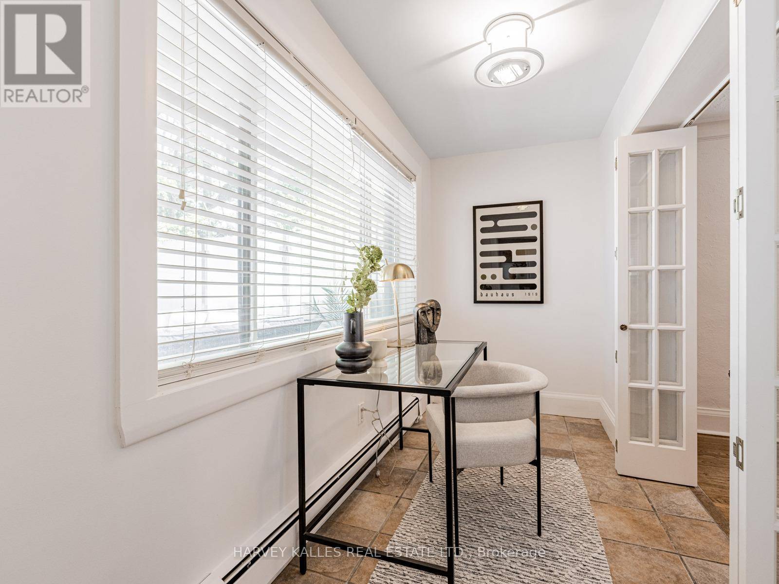 Toronto (humewood-cedarvale), ON M6C3G9,191 GLEN CEDAR ROAD